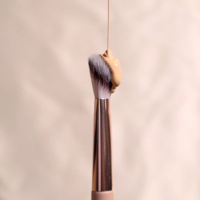 330 Brightening Concealer Brush